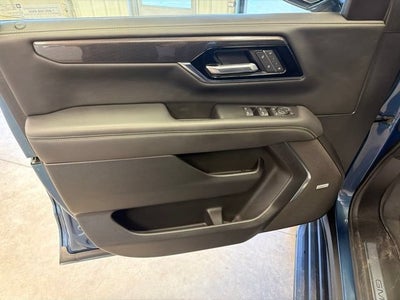 2025 GMC Yukon Elevation