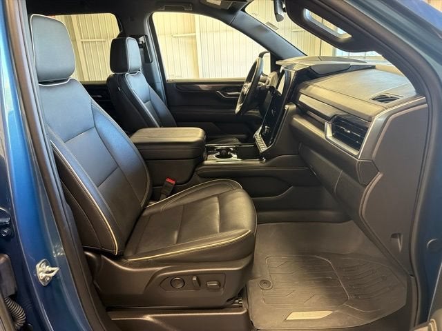 2025 GMC Yukon Elevation