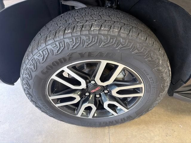 2024 GMC Yukon XL AT4