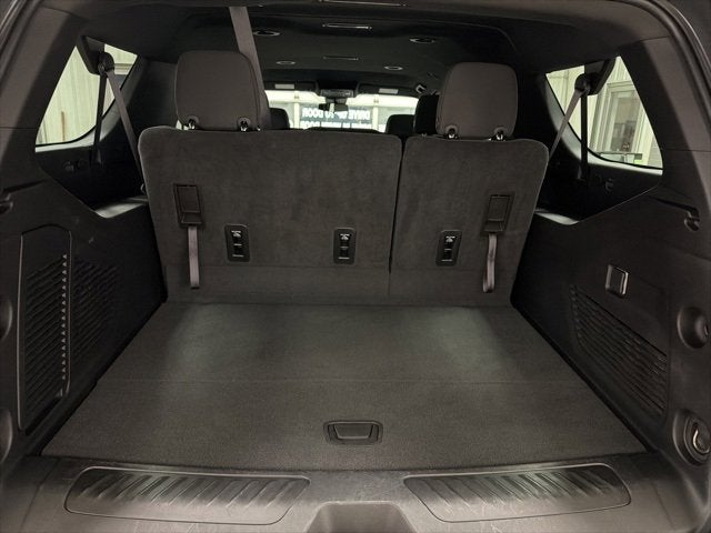 2024 Chevrolet Suburban LS