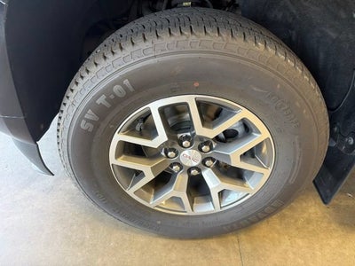 2022 GMC Canyon 4WD AT4 w/Cloth