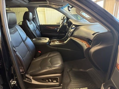 2016 Cadillac Escalade ESV Luxury Collection