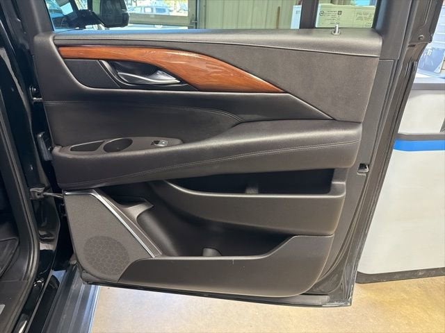 2016 Cadillac Escalade ESV Luxury Collection