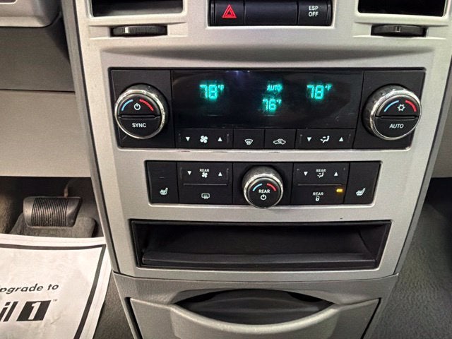 2008 Chrysler Town & Country Limited