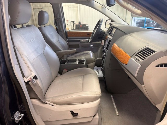 2008 Chrysler Town & Country Limited