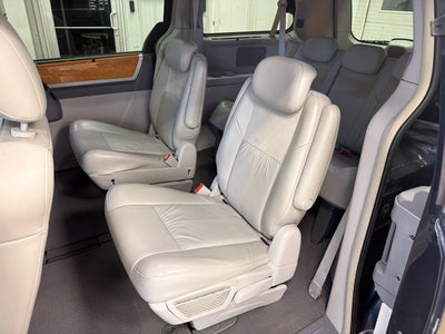 2008 Chrysler Town & Country Limited