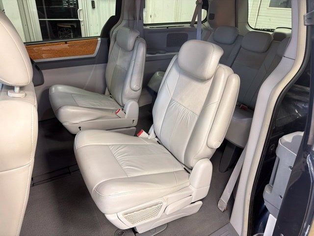 2008 Chrysler Town & Country Limited
