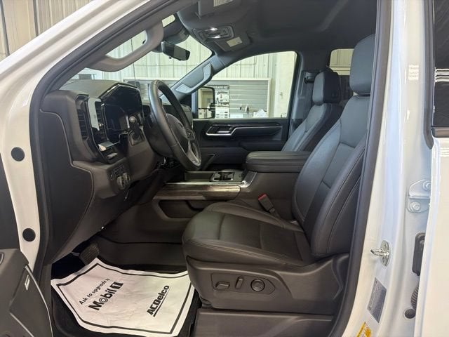 2025 Chevrolet Silverado 3500 HD LTZ