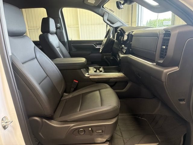 2025 Chevrolet Silverado 3500 HD LTZ
