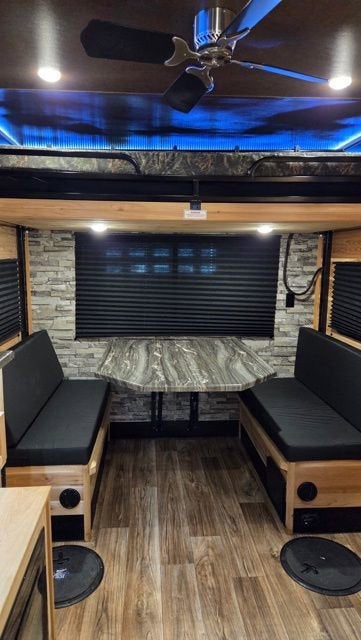 2022 GLACIER 17RD 8x17 LT