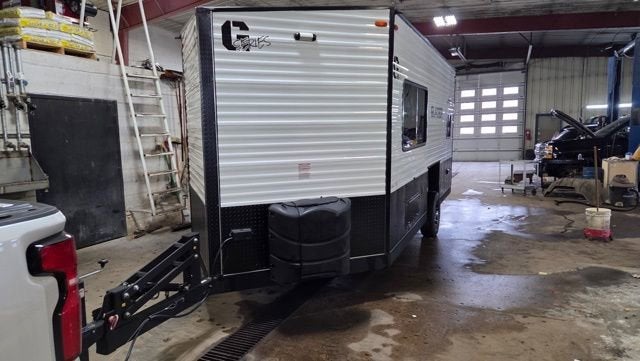 2022 GLACIER 17RD 8x17 LT