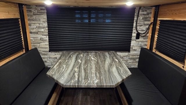 2022 GLACIER 17RD 8x17 LT