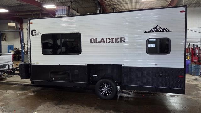2022 GLACIER 17RD 8x17 LT