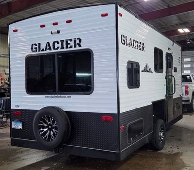 2022 GLACIER 17RD 8x17 LT