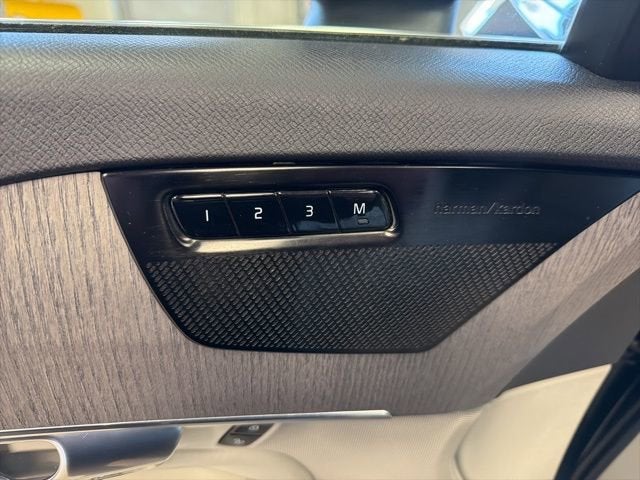 2023 Volvo XC90 Plus