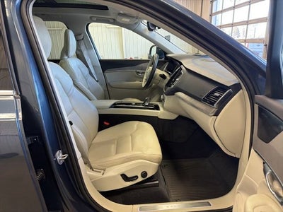 2023 Volvo XC90 Plus