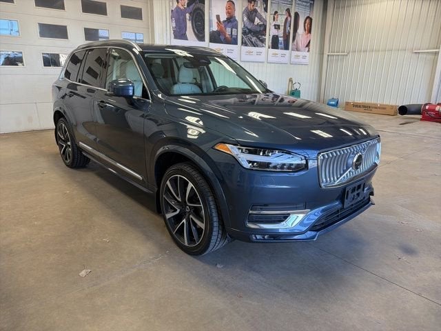 2023 Volvo XC90 Plus