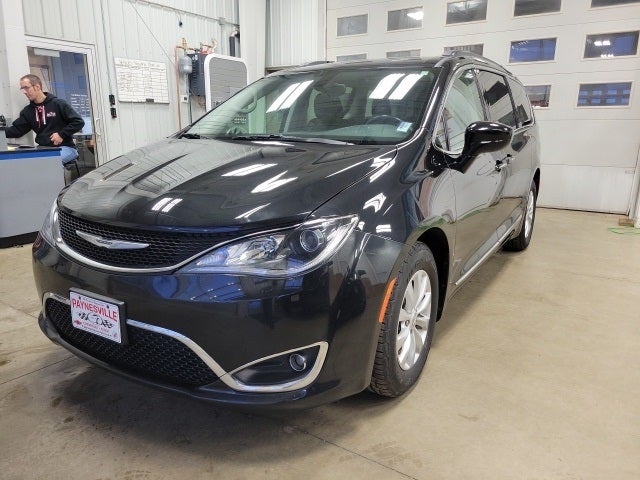 Used 2017 Chrysler Pacifica Touring-L with VIN 2C4RC1BG6HR539304 for sale in Paynesville, Minnesota